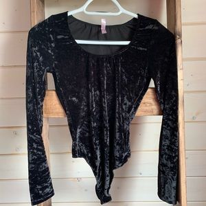 La vien rose velvet body suit